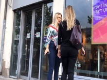 perfecto rubia chica botín apretado jeans
